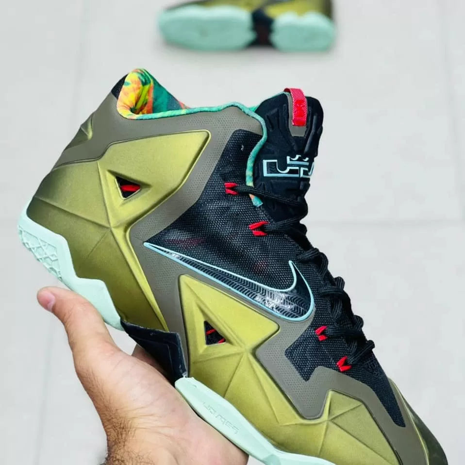 Lebron 11 Premium basketball Sneakers for men